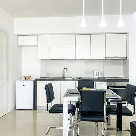 Azure Coast C27 Lejlighed *