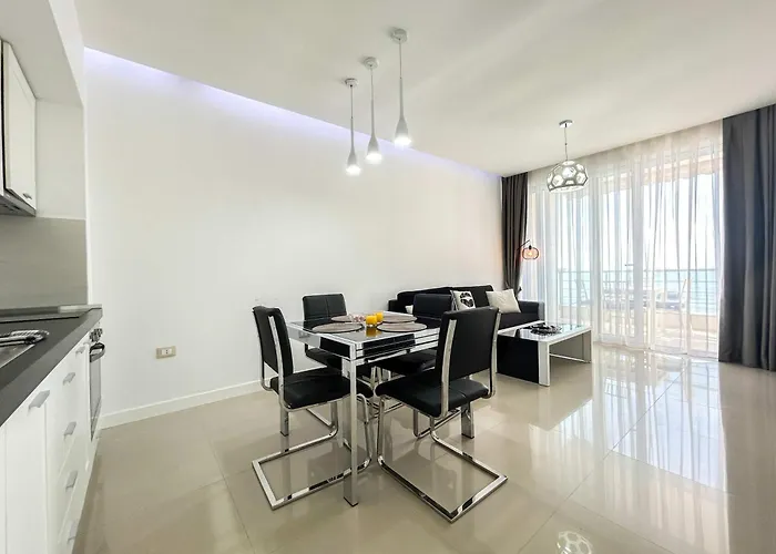 Azure Coast C27 Appartement