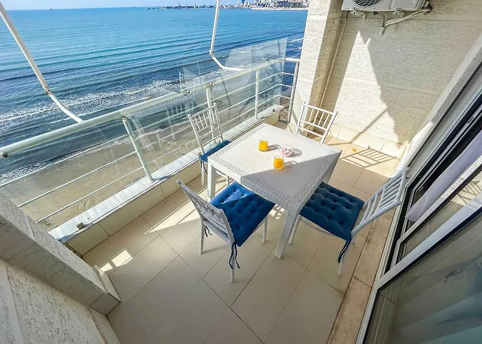 Azure Coast C27 Appartement *