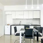 Azure Coast C27 Lejlighed *