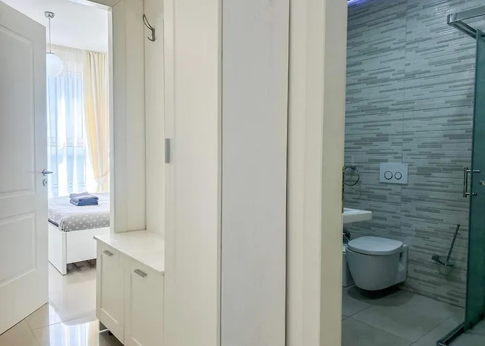 Azure Coast C27 Appartamento